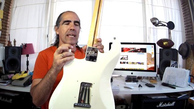 Stratocaster o Les Paul? Vídeo Completo. Por qué toco a diario con una Strato? смотреть онлайн