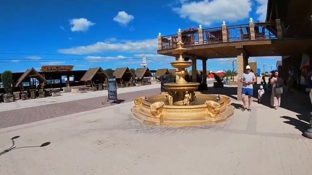 Евпатория.село Прибрежное. Отель Золотая Рыбка. .июль.Холодное море и погода.