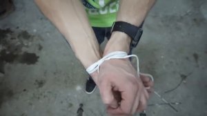 СНИМАЕМ НАРУЧНИКИ ОДНИМ ДВИЖЕНИЕМ