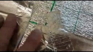 Стелим теплый пол и укладываем ламинат..mp4