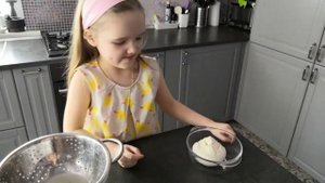 Домашний сыр.  Без закваски. Готовят дети.