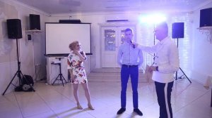 ОЧЕНЬ СМЕШНОЙ КОНКУРС СО СВИДЕТЕЛЯМИ НА СВАДЬБЕ ПОПРОБУЙ НЕ СМЕЯТЬСЯ