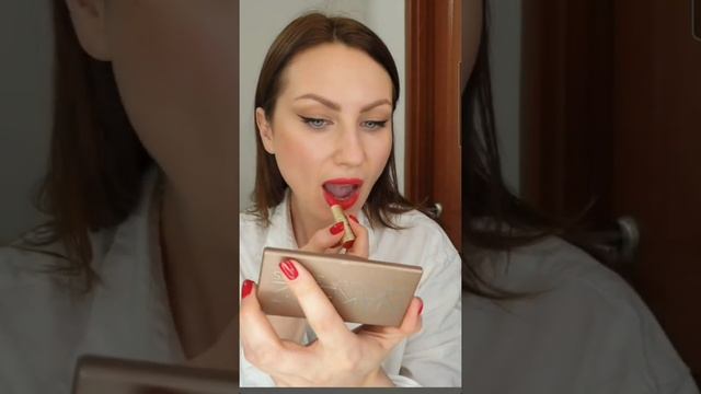 Лайфхак - как ровно накрасить губы смотреть онлайн