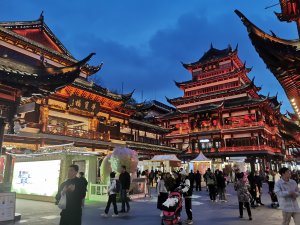 上海豫園. Прогулка по окрестностям парка Юй Юань в Шанхае.