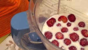 Как готовить клубничный молочный шейк