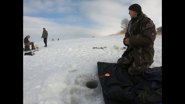 Праздничная рыбалка!!! #рыбалка2020 #рыбалкаказахстан #23февраля смотреть онлайн