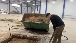 Демонтаж бетона пневматическими бетоноломами БК3