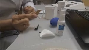 Как чистить слуховой аппарат заушного типа? Как ухаживать за слуховым аппаратом?