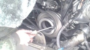 как надеть ремень на заведенном двигателе просто и быстро))) ПРИКОЛ