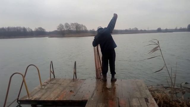 заброс кастинговой сети американского типа с большим кольцом фрисби смотреть онлайн