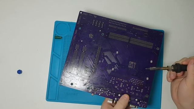 Замена конденсаторов на материнской плате