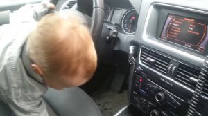 Илья заводи машину