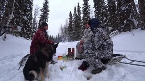 На ночь в тайгу 2. Рыбалка и готовка хариуса. Вечер в таёжной избе.