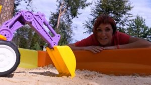 Развивающие видео для детей с машинками - Фрукты для Ам Няма - Маша Капуки и игры в песочнице