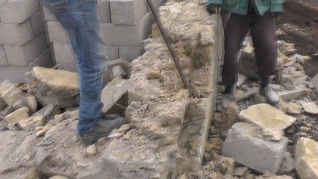 Как делают одноразовый фундамент ребята из Узбекистана смотреть онлайн