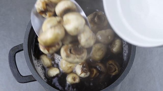 Быстрые маринованные шампиньоны по-корейски