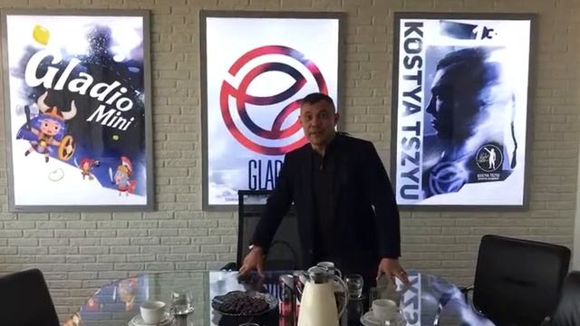 Костя Цзю выбирает световые панели МегаЛайт
