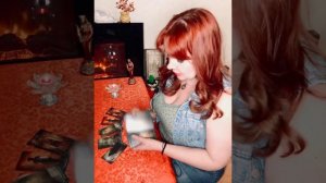 ??Есть ли у загаданного мужчины другая женщина??Мини Расклад