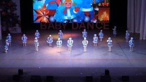 Танец снегурочек (Дети 3,5-5 лет) Детки танцуют сами