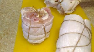 Рулет нежный из грудинки по домашнему приготовление