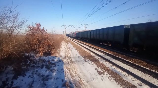 Электровозы 3ЭС5К-088 и 3ЭС5К-1363 "Ермак" со сдвоенным грузовым поездом.