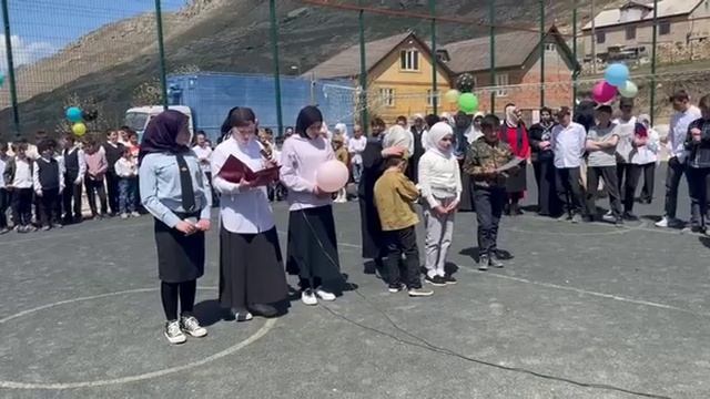 Г1АХЬВАХЪ РАЙОНАЛЪУЛ ИНГЕРДАХЪ РОСУЛЪ УКРАИНАЛДА РАГЪДА  ВУК1АРАВ ШИХШАЕВ АХ1МАТ1ИЛГУН ДАНДЧ1ВАЙ