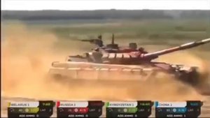 Танковый биатлон 2022. Китайский экипаж на полосе с российским.