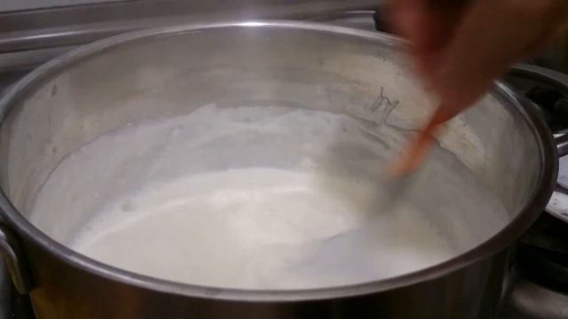 Жареный караси запеченный в сметане + картофель, запечённый в молоке