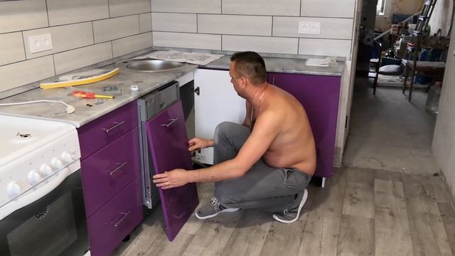 Разбор монтажа "специалистами" посудомоечной машины Electrolux ESL 94511 LO смотреть онлайн