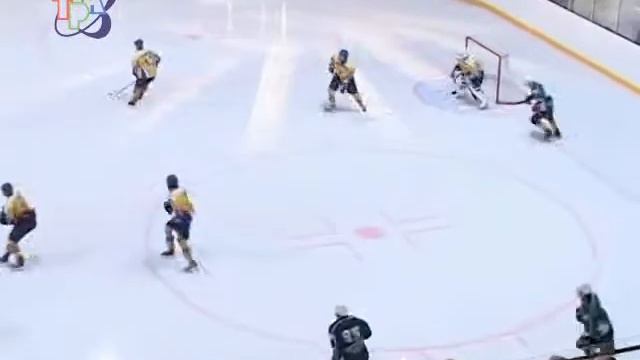 Хоккейный дебют Ледового дворца смотреть онлайн