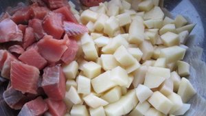 Кижуч, запеченный с картофелем