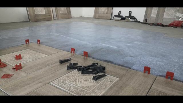 Подрезка и высверливание плитки алмазной коронкой под радиатор. РЕМОНТ КВАРТИРЫ.