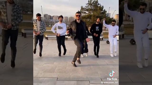 лизгинка красивый танец?#лизгинка #чеченский #танец #лайк #подпишись смотреть онлайн