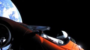 SpaceX Илона Маска утилизировала его Родстер в космосе