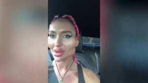 Красотка на всю голову