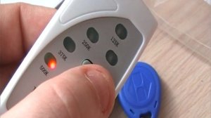 Дубликатор RFID ключей и карточек 125 кГц из Китая
