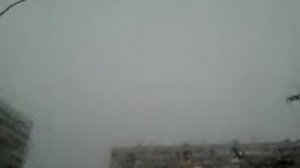 Молния ударяет в дом