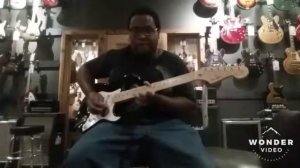 Playing a Fender Artist Series Eric Clapton Stratocaster at Guitar Center in Las Vegas, NV (Part 1)