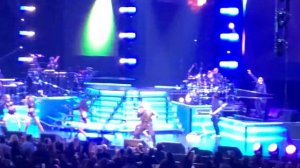 Pitbull - Hey Baby (Drop It To The Floor) at 10/20/22