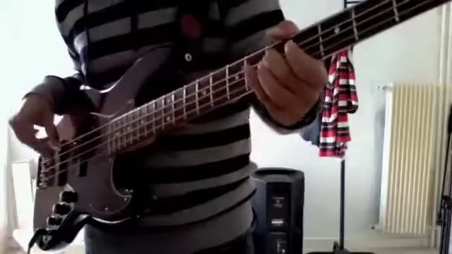 bass cover : crazy -- booker T jones смотреть онлайн