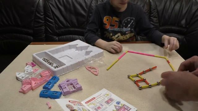 Магнитный конструктор Magnetic Happy World смотреть онлайн