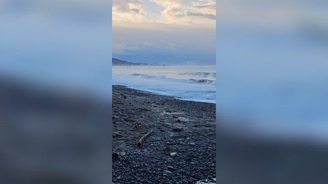 Шторм снес торговые палатки на пляже в Сукко и полностью вычистил пляж Шингари – последствия урагана