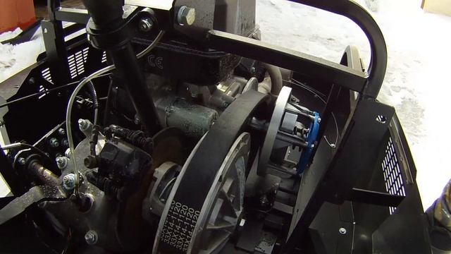 Снегоход АРТИК Регулировка цепи, простой доступ к моторному отсеку , вариатору, коробке передач смотреть онлайн