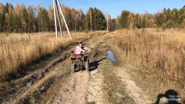 Дети на квадрике! Ура каникулы или в ногу с родителями! смотреть онлайн