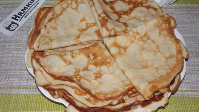 Сладкие блины на кислом молоке с корицей