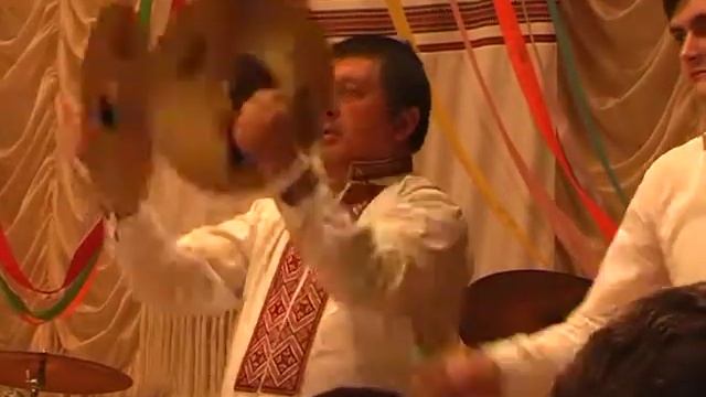 Марш гра на тарілках смотреть онлайн