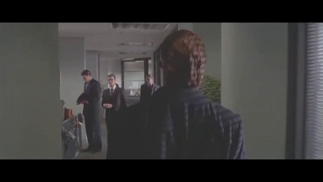 Кристиан Бейл идёт под Аскорбинку от шоксика смотреть онлайн