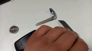 Замена батарейки в ключе BMW.CR 2450.