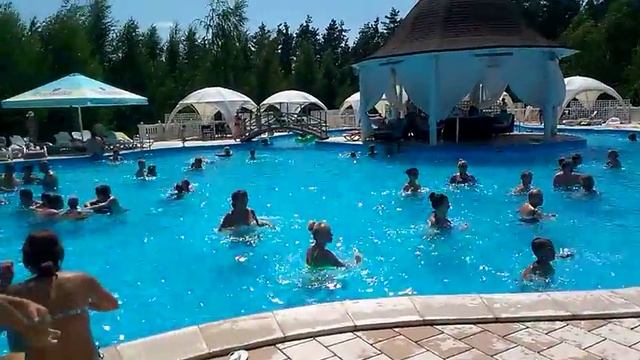 АКВААЭРОБИКА В АКВАЗОНЕ "ЛЕТО" смотреть онлайн