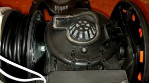 Обзор и Разбор пылесоса Polaris PVC1516. Прост и Бюджетен.